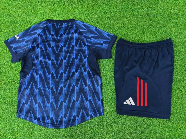 25-26 players Arsenal away kids