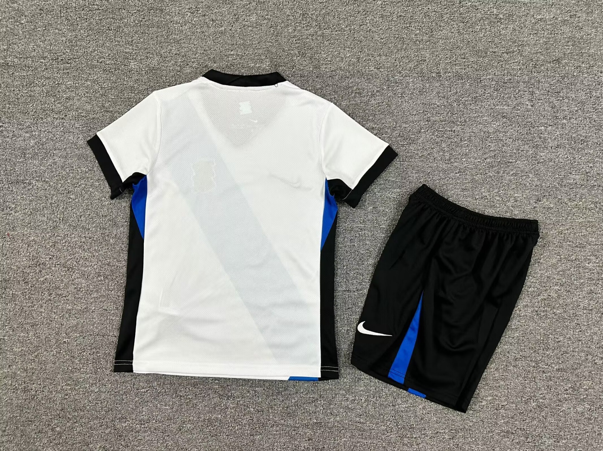 25-26 Birmingham away kids