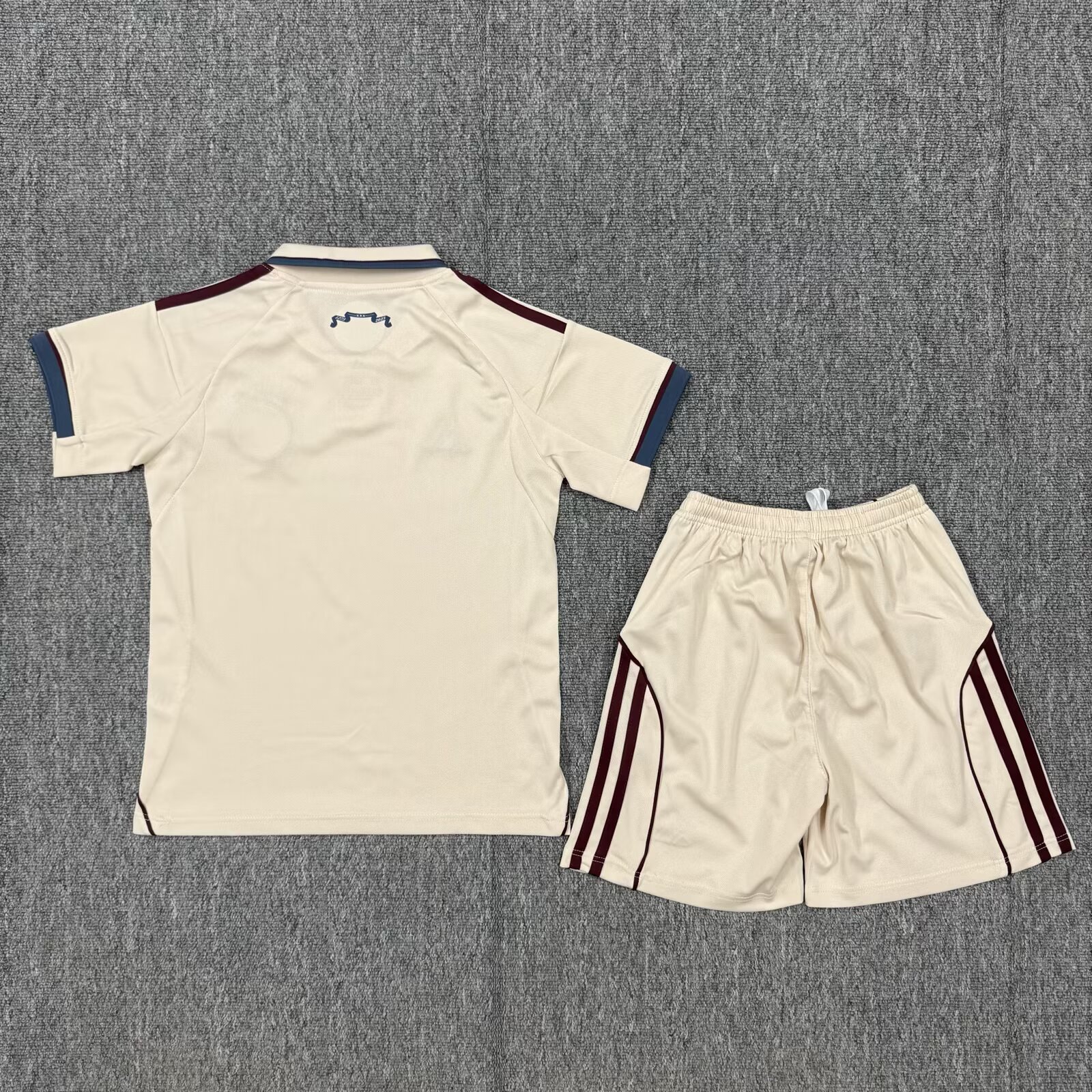 25-26 Ajax 2 away kids