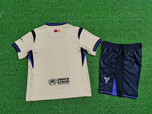 25-26 players Barcelona away kids