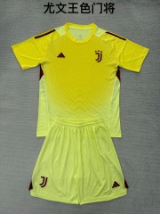 25-26 Juventus Yellow Goalkeeper Kids+Adult Set