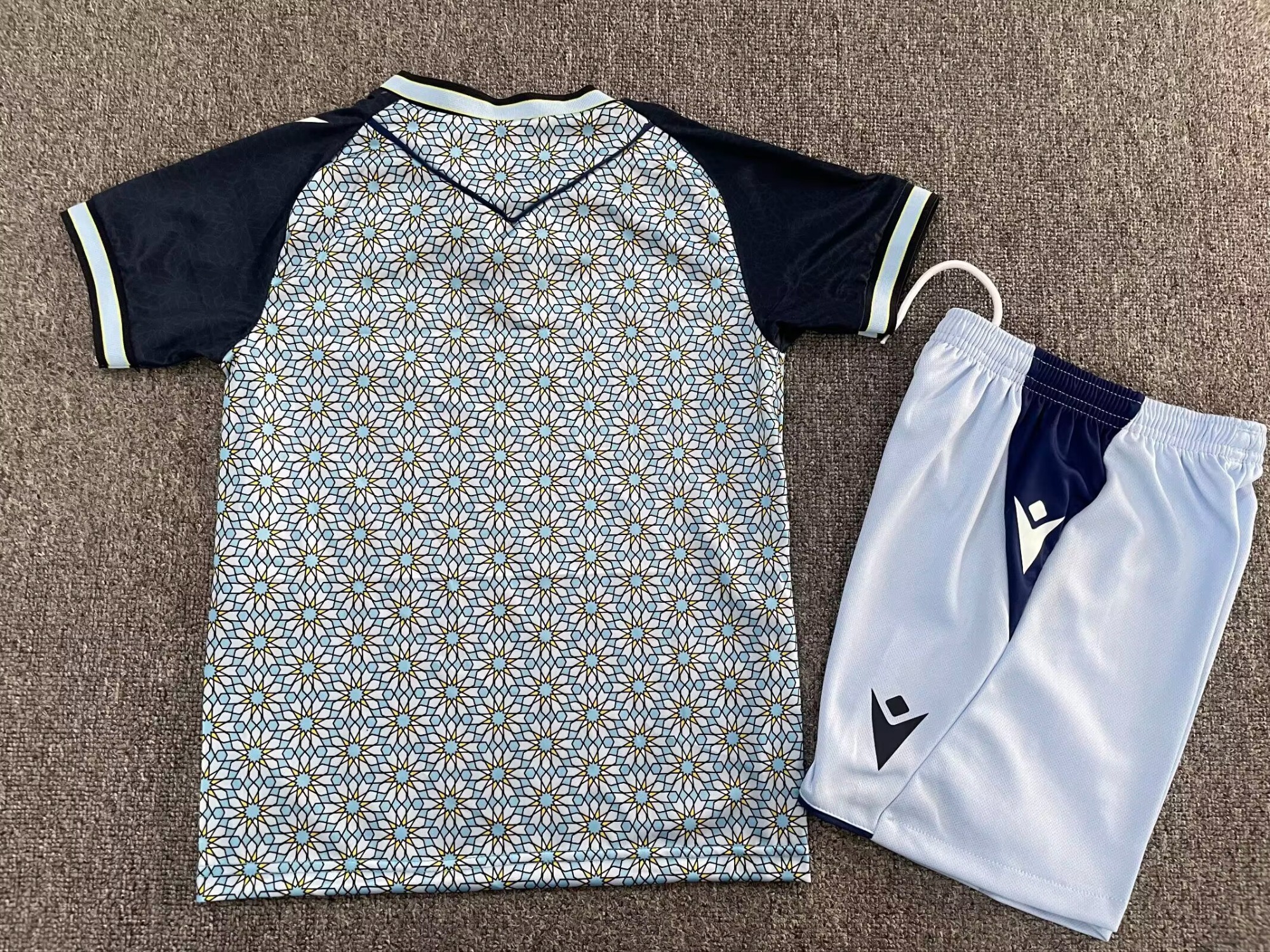 25-26 Almeida away kids