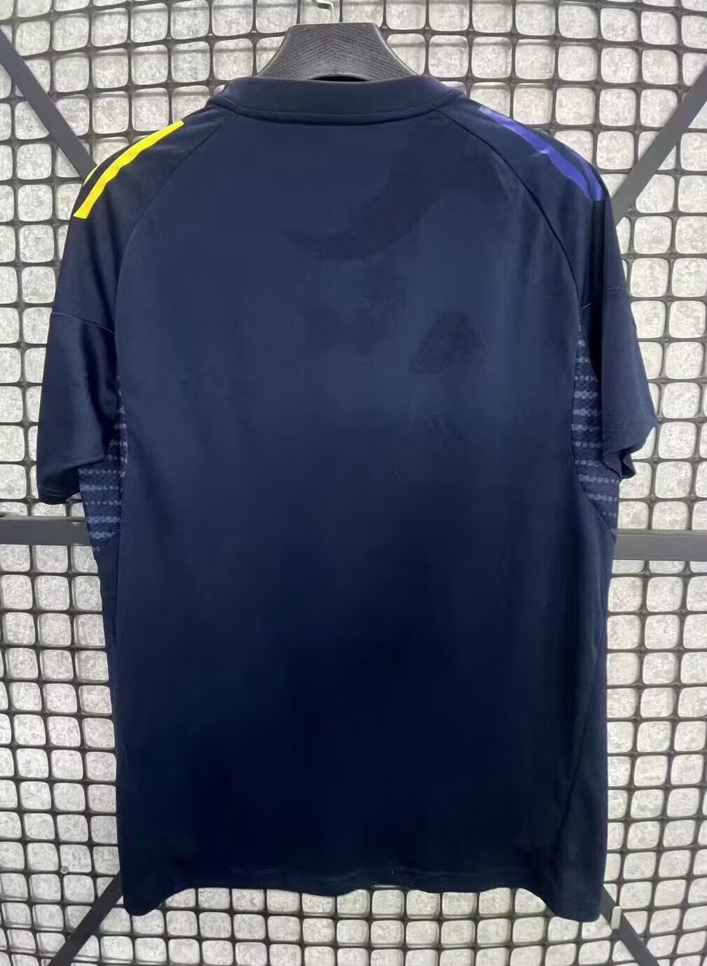 25-26 Leeds United training uniform