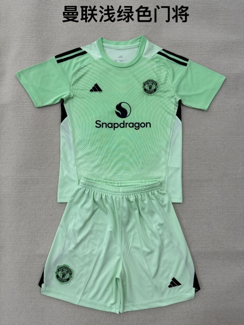 25-26 Manchester United Light Green Goalkeeper Kids+Adult Set
