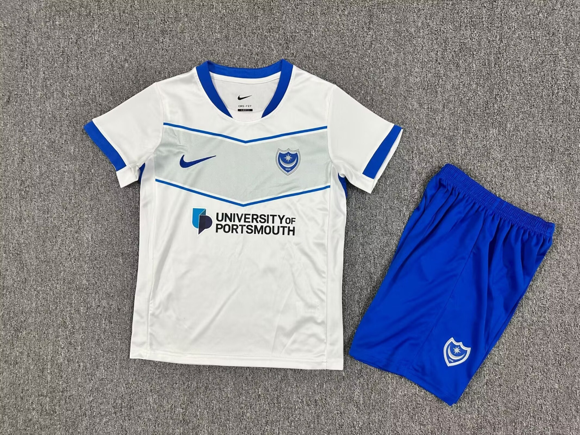 25-26 Portsmouth away kids