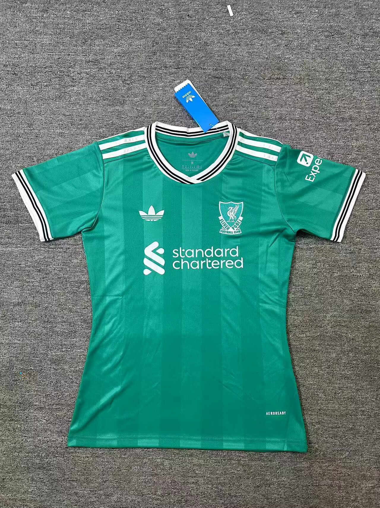 25-26 Liverpool 2 away women's version
