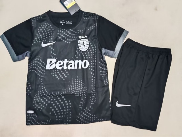 25-26 Lisbon away kids