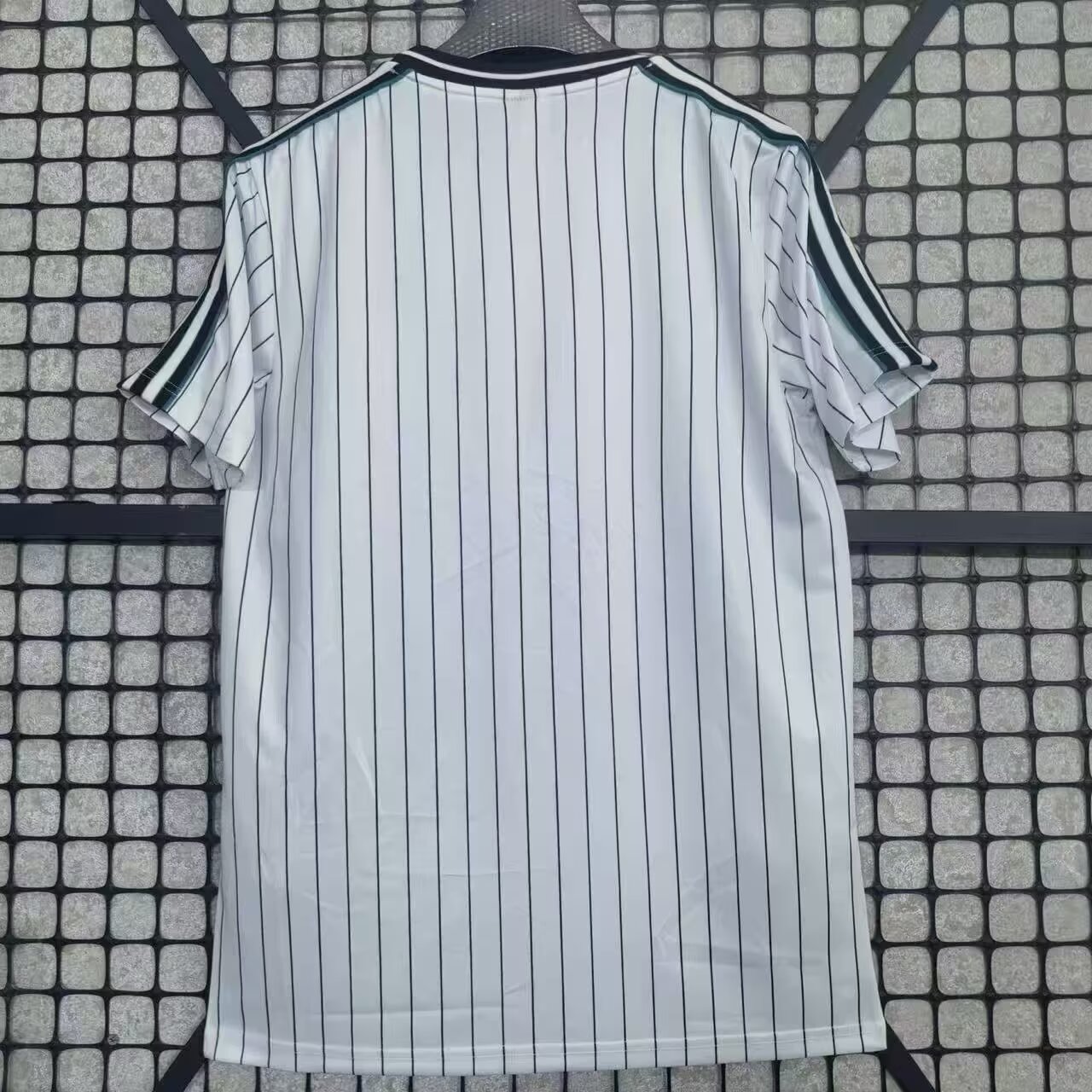 25-26 Newcastle Retro Edition
