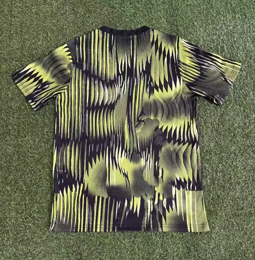 25-26 Leeds United training uniform