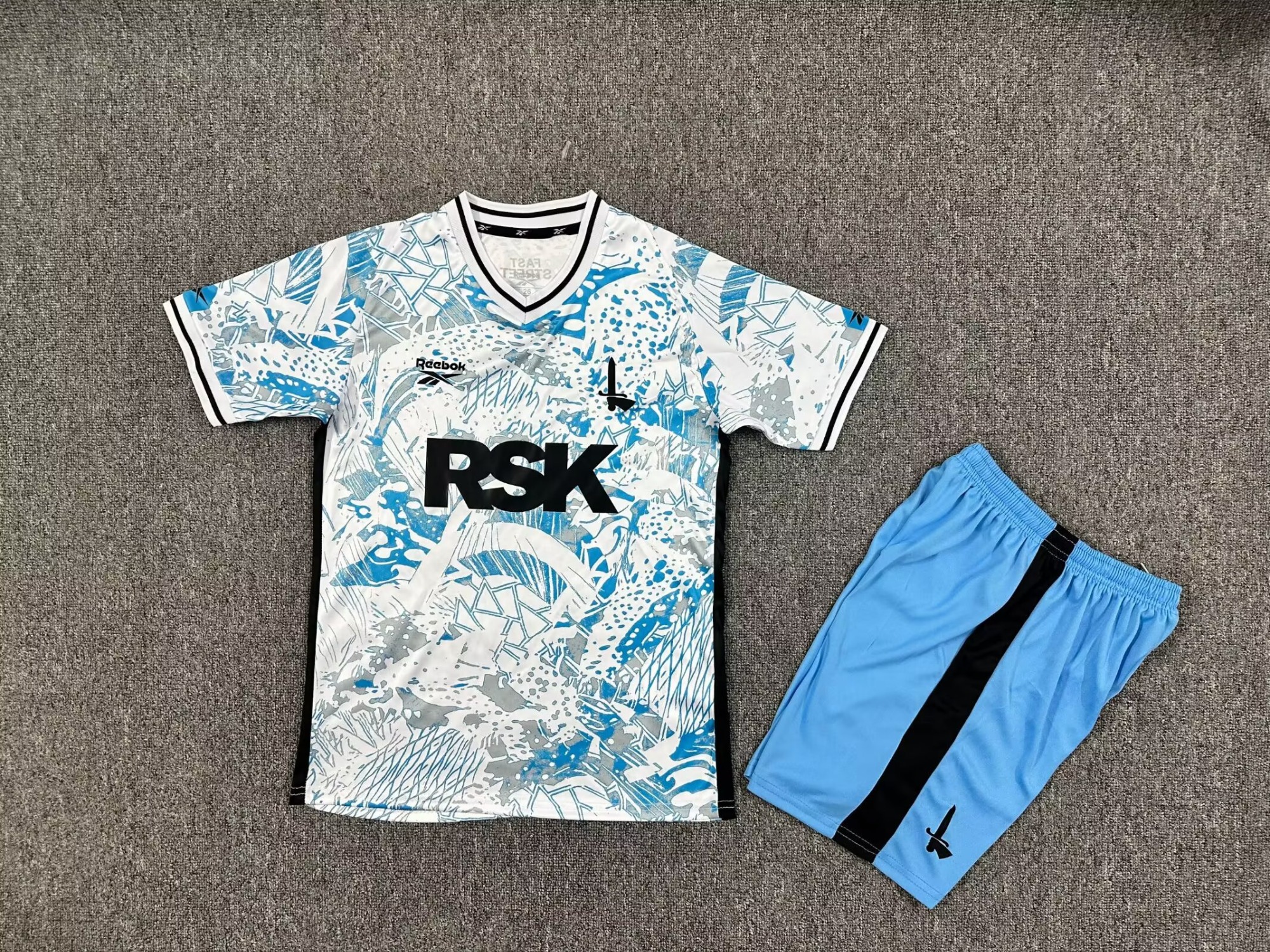 25-26 Charlton away kids