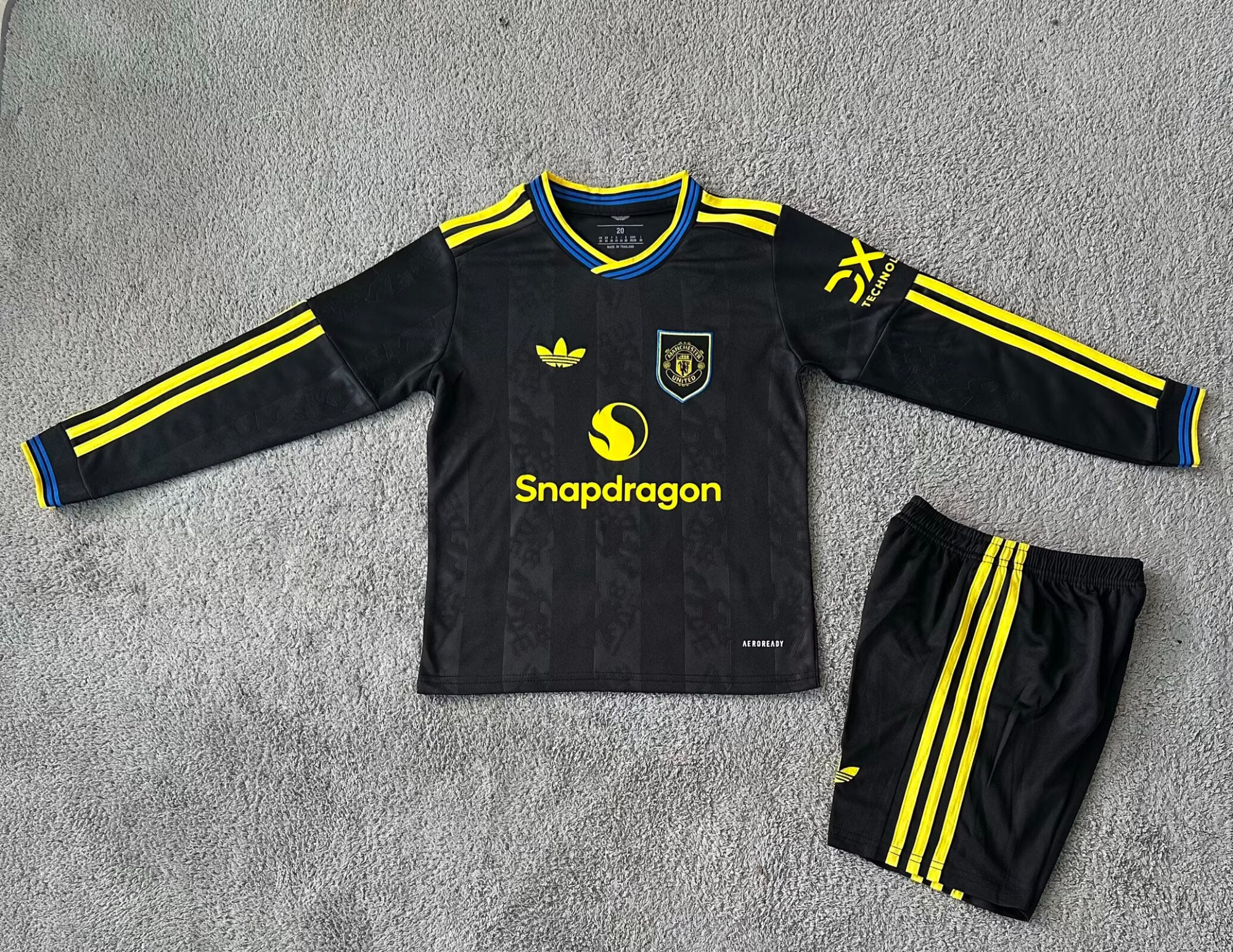25-26 Manchester United 2 away long sleeved kids