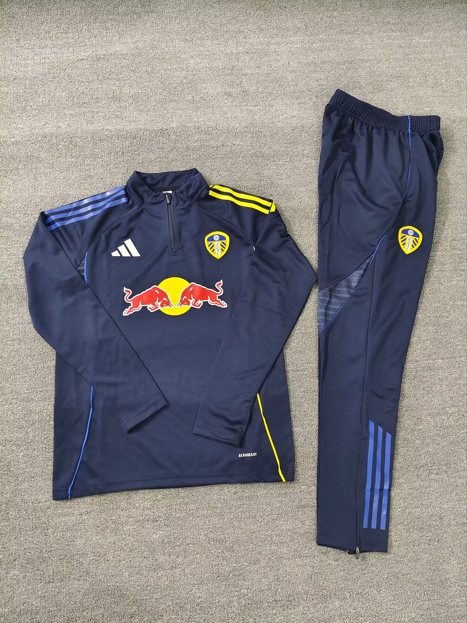 25-26 Leeds United Half Pull Training Uniform