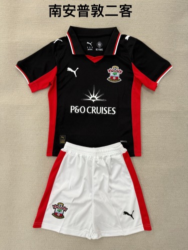 25-26 Southampton 2 away kids+adult set