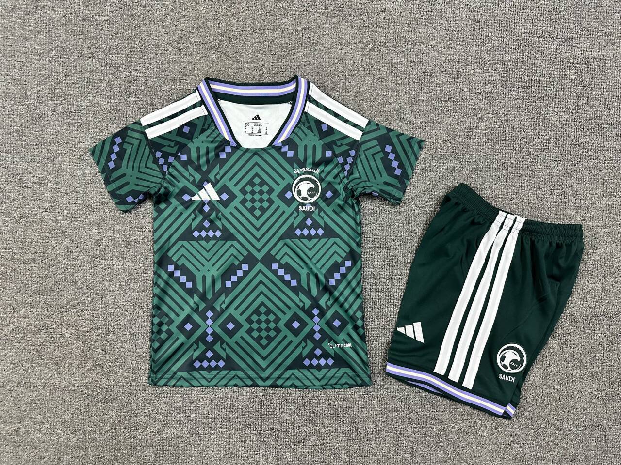 26-27 Saudi home kids