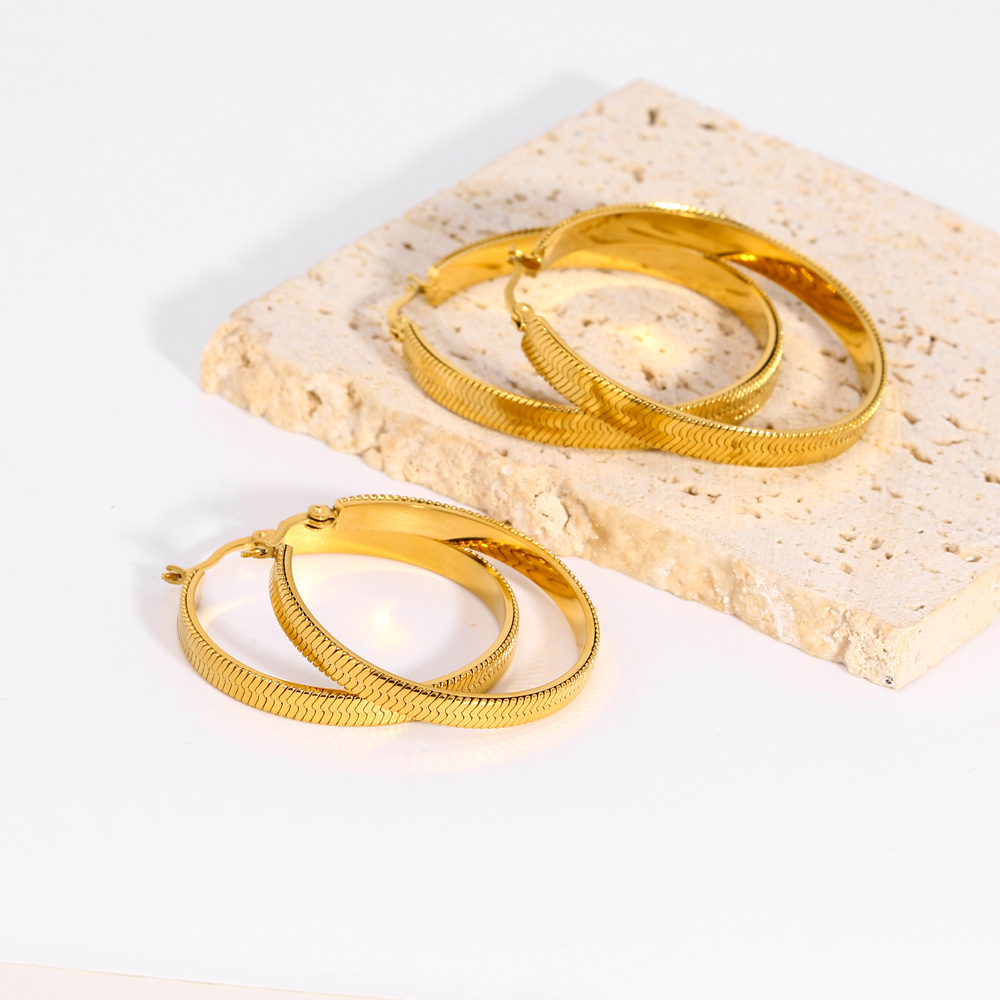 Fashionable women's earrings 18K gold stainless steel snake chain exaggerated personality circle earrings