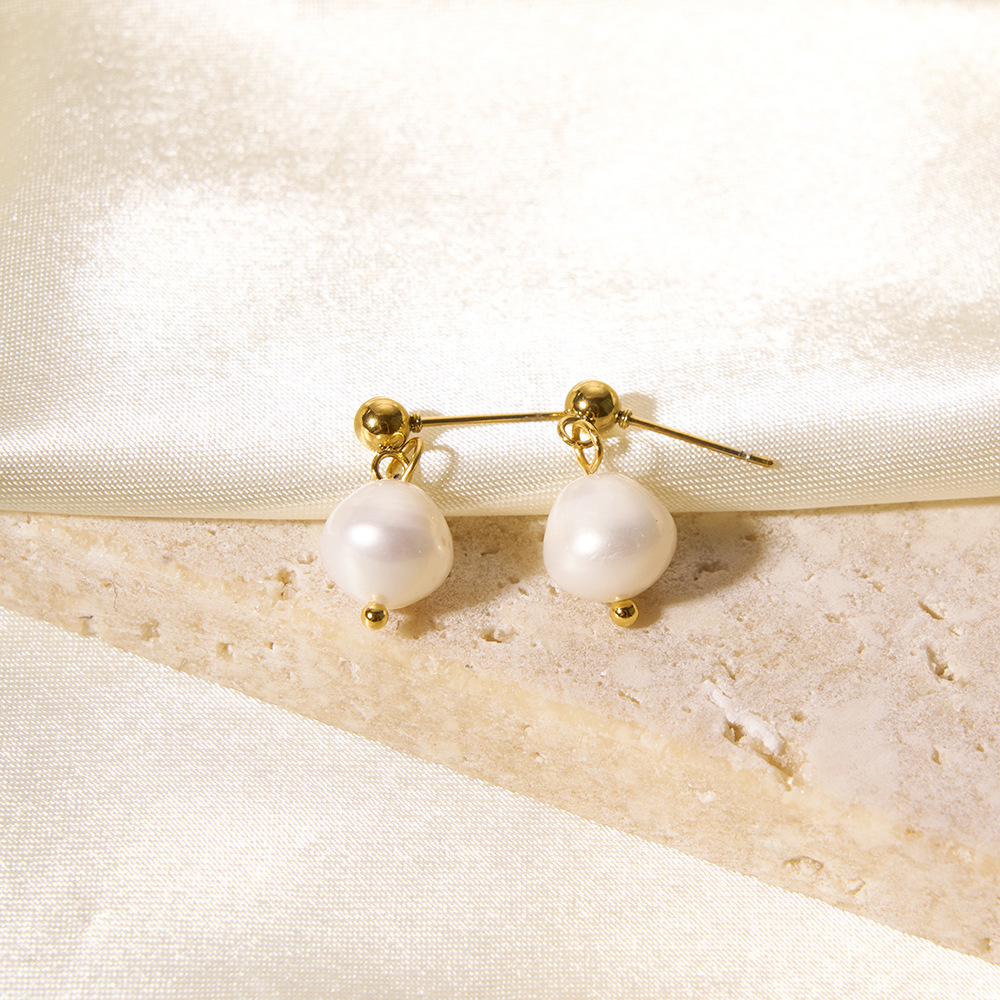 Natural Freshwater Pearl Stud Earrings  Stainless Steel Non-fading Earrings for Women