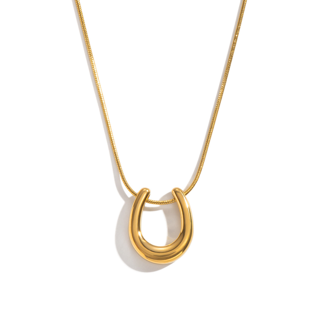Minimalist 18K Gold Plated U-Shaped Horseshoe Stainless Steel Pendant Necklace | Versatile Jewelry for Women