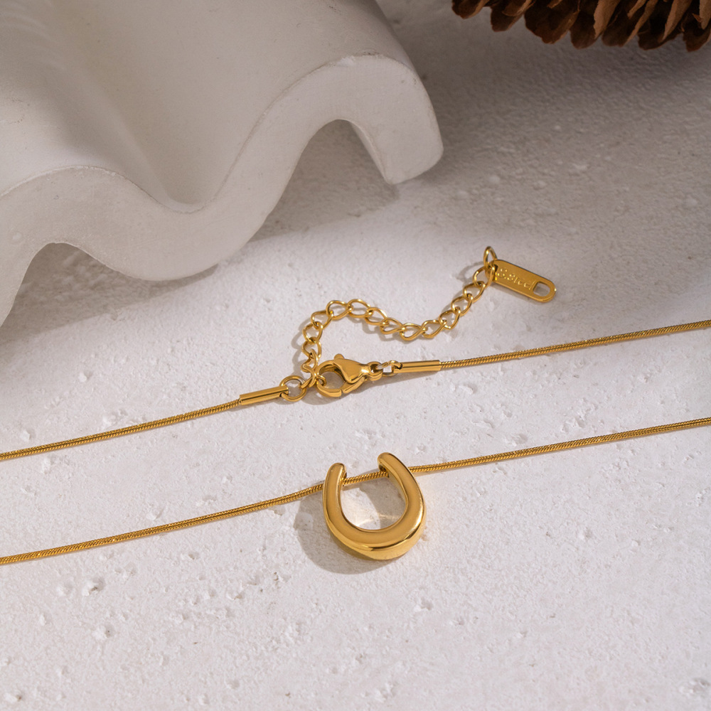 Minimalist 18K Gold Plated U-Shaped Horseshoe Stainless Steel Pendant Necklace | Versatile Jewelry for Women