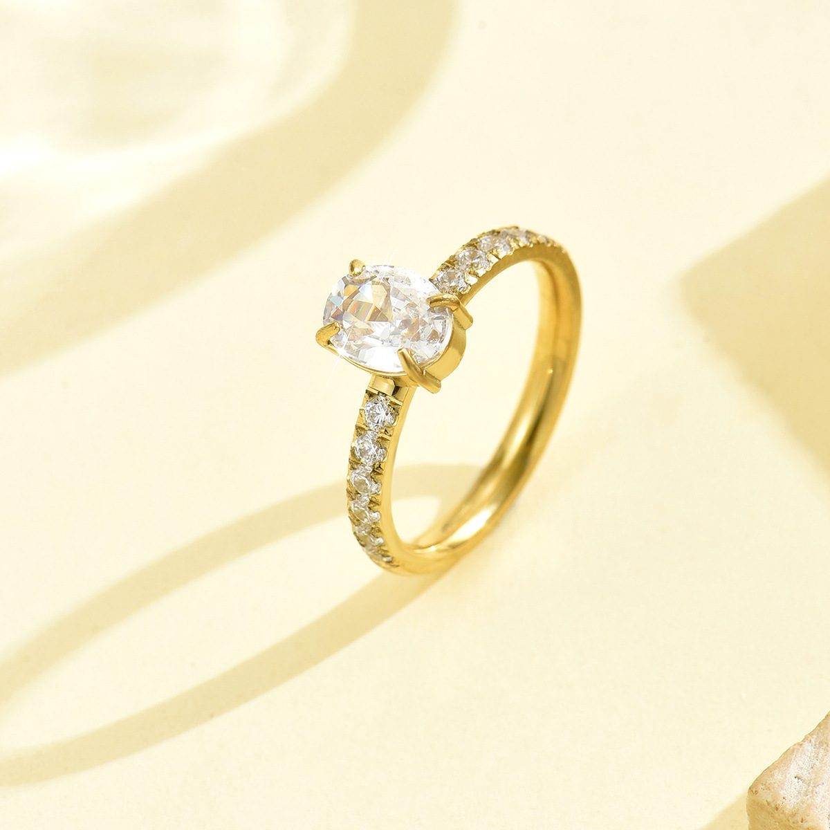 Pear Cut Diamond-Studded Stainless Steel Ring, Exquisite Jewelry Accessory for Engagement & Party