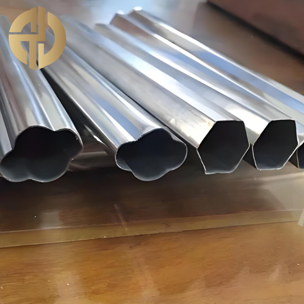 Tubo de aço com formato especial