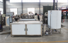 A commercial deep fryer that automatically removes slag from the electroslag furnace without causing residue