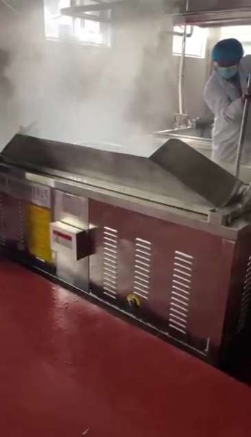 Large commercial deep fryer, gas-heated deep fryer, special deep fryer for food factories
