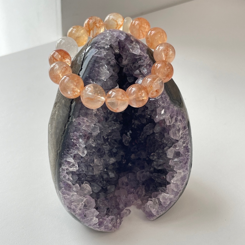 Egg Form Amethyst Self-Standing Geode