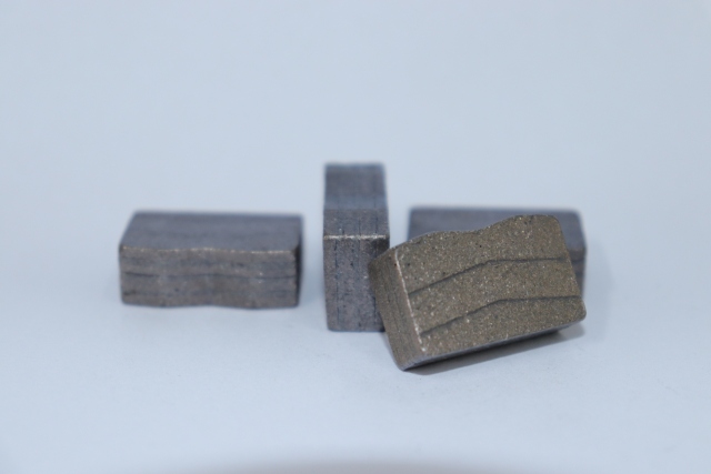 DIAMOND SEGMENTFOR MULTIBLADE
