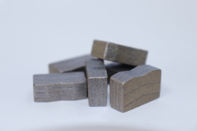 DIAMOND SEGMENTFOR MULTIBLADE