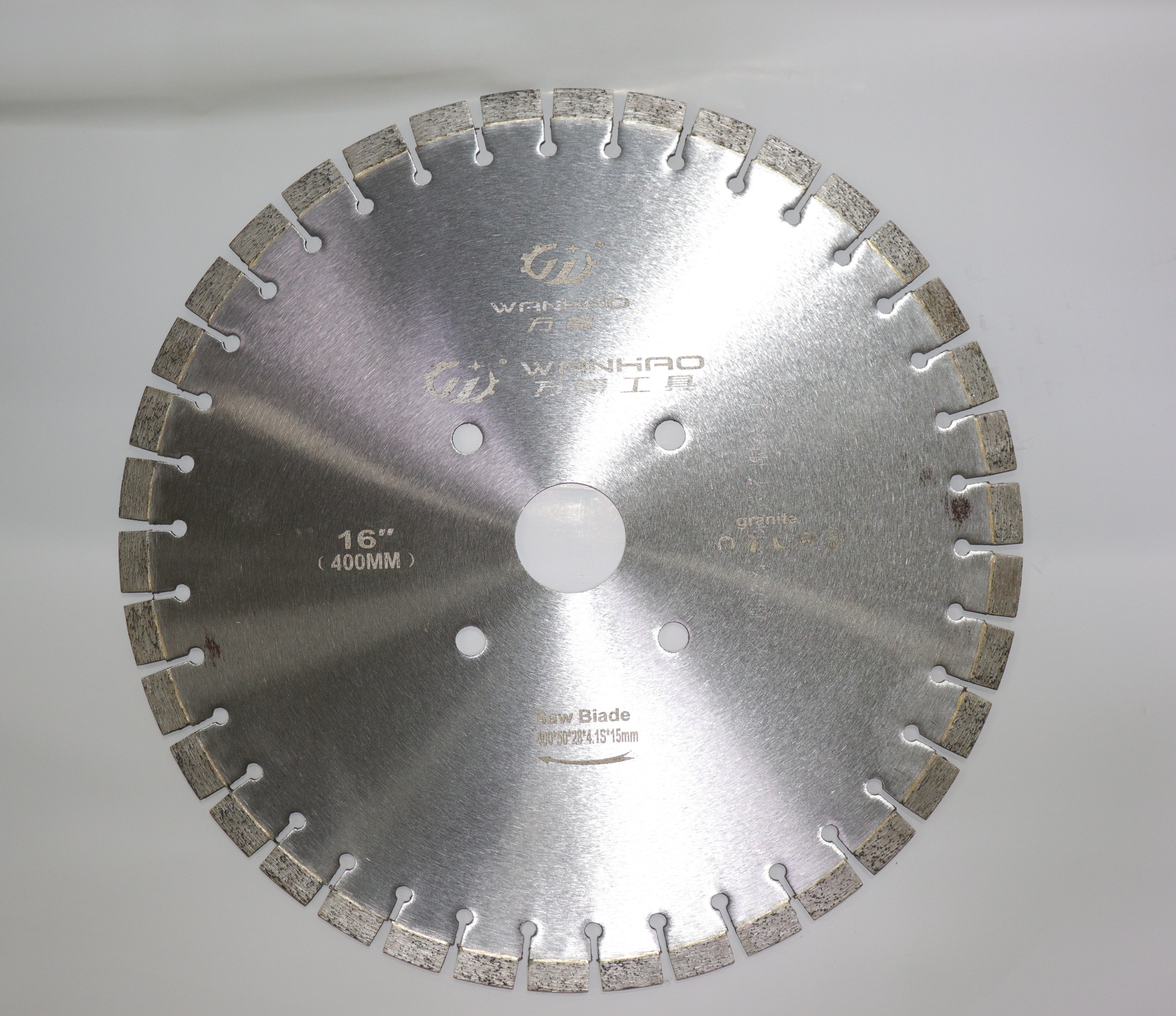DIAMOND SAW BLADES FORGRANITE WITH SMALL SEGMENTS