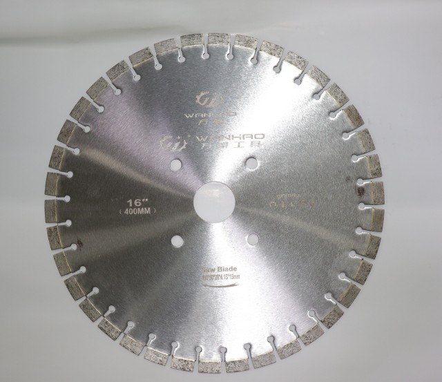 DIAMOND SAW BLADES FORGRANITE WITH SMALL SEGMENTS