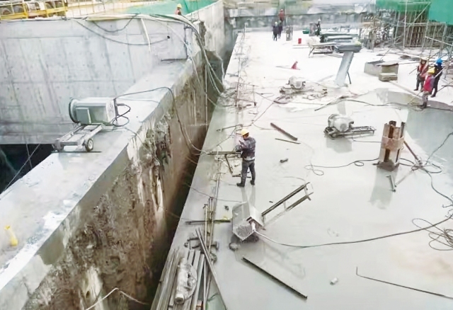 DIAMOND WIRE SAW FORREINFORCED CONCRETE