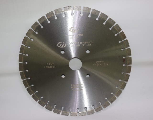 DIAMOND SAW BLADES FORGRANITE WITH SMALL SEGMENTS