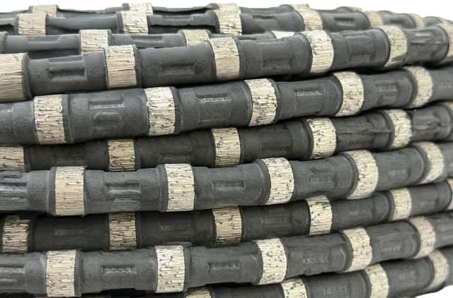 DIAMOND WIRE SAW FORGRANITE QUARRYING