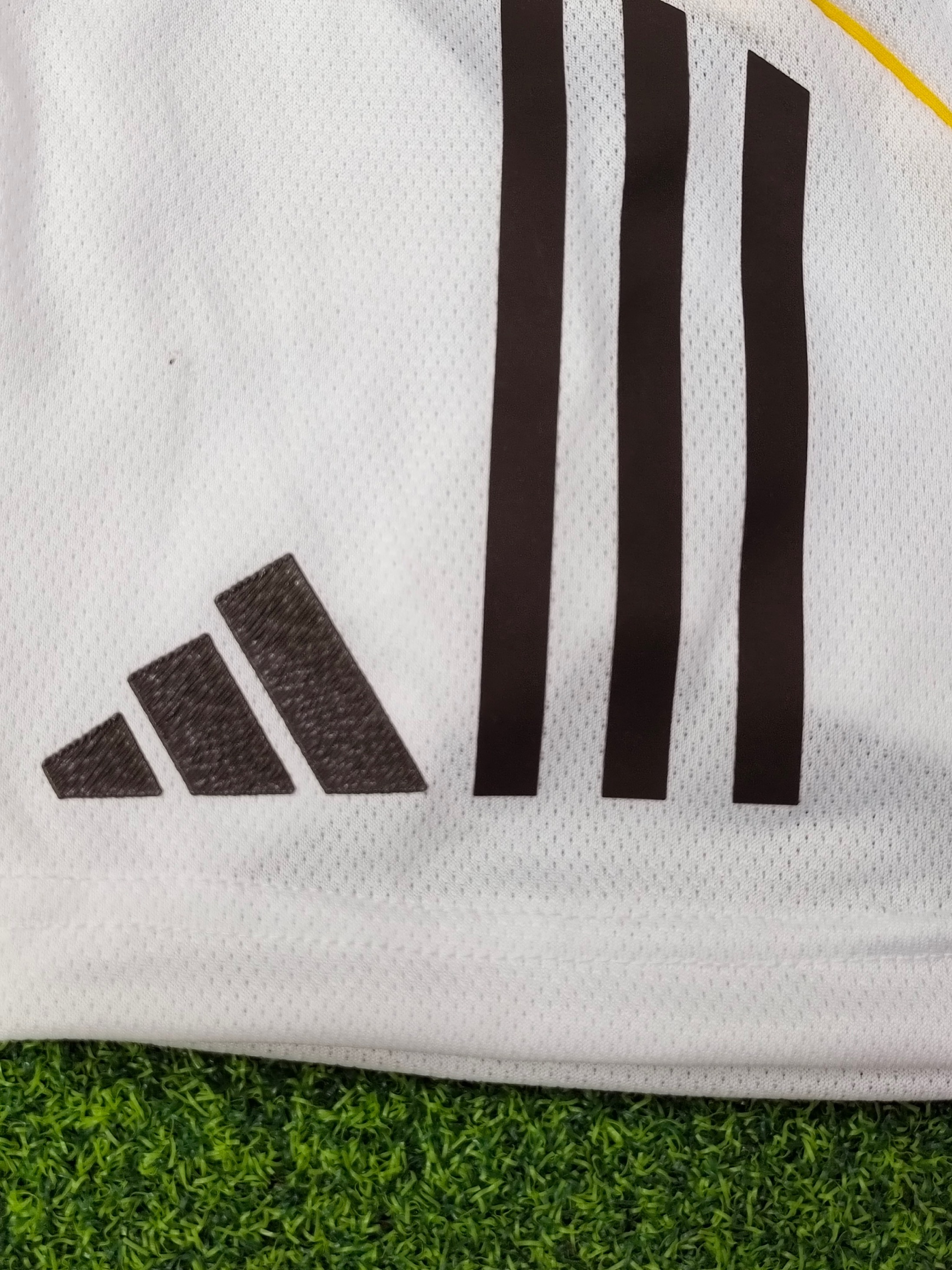 Kids Real Madrid Home Kits Soccer Jersey 25-26