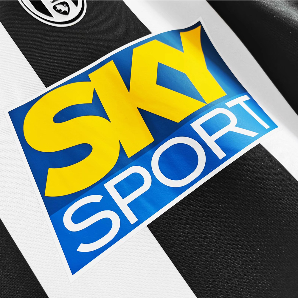 2004-05 Juventus Retro Jersey Home