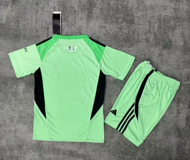 2025/2026 Liverpool Goalkeeper Green Football Jersey 1:1 Thai Quality Kids Size