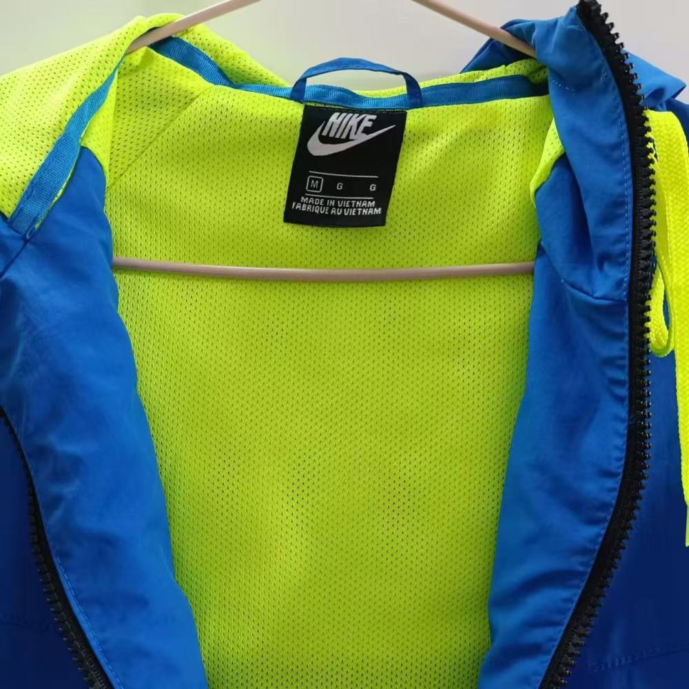 2025/2026 Barcelona Windbreaker Jersey 1:1 Thai Quality 04