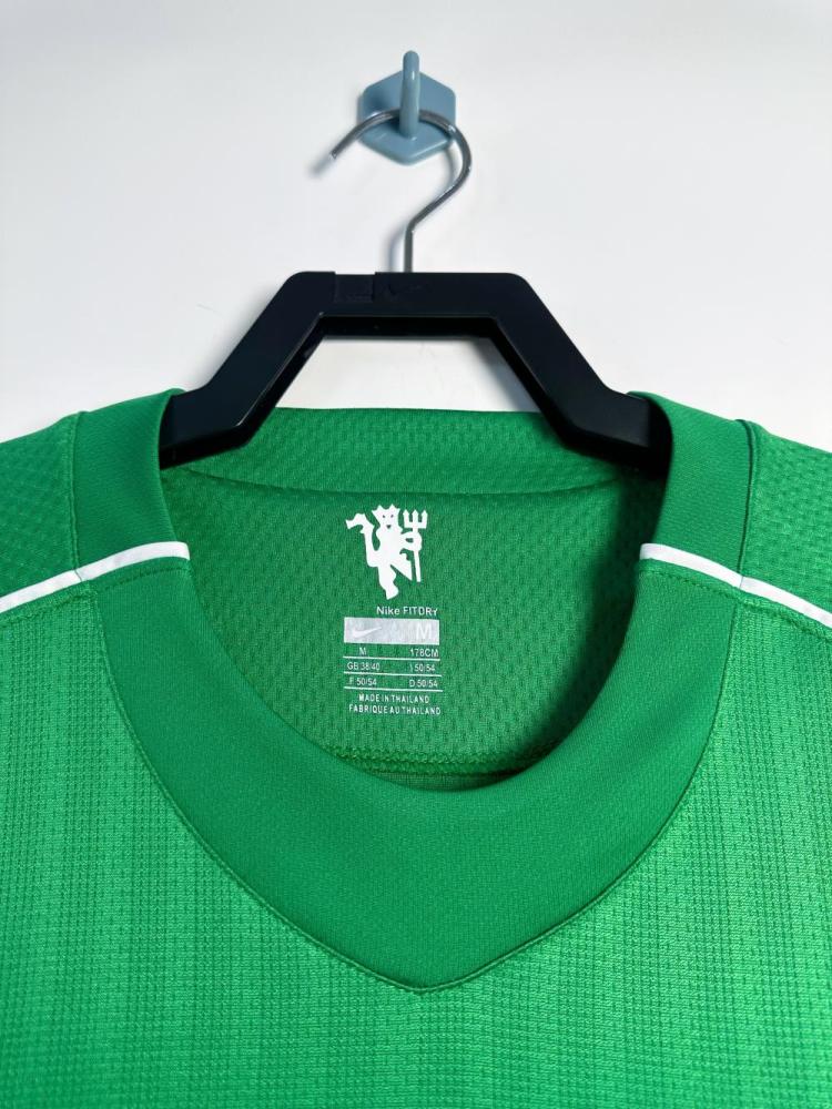 2007/2008 Retro Long Sleeve Manchester United Goalkeeper Green Football Shirt 1:1 Thai Quality