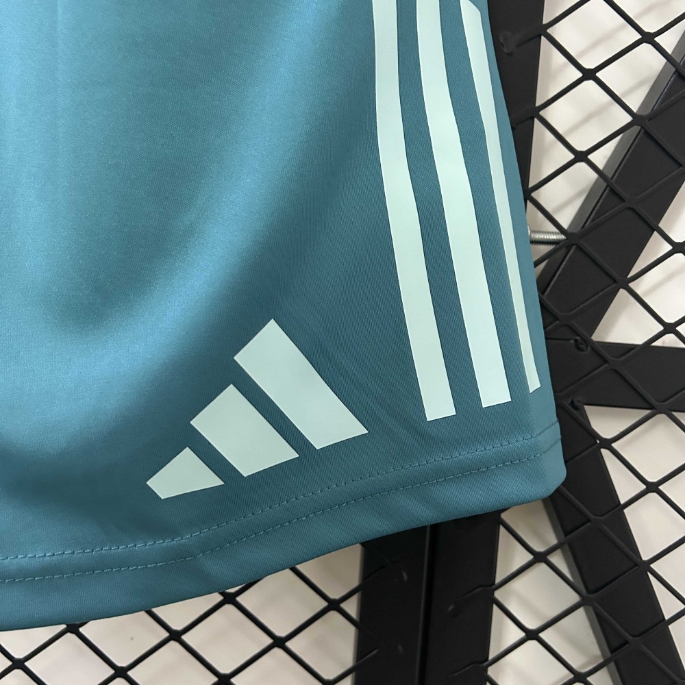 2025/2026 Wolverhampton Wanderers Away Shorts 1:1 Thai Quality