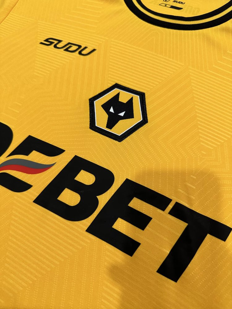 2024/2025 Wolverhampton Wanderers Home Football Shirt 1:1 Thai Quality