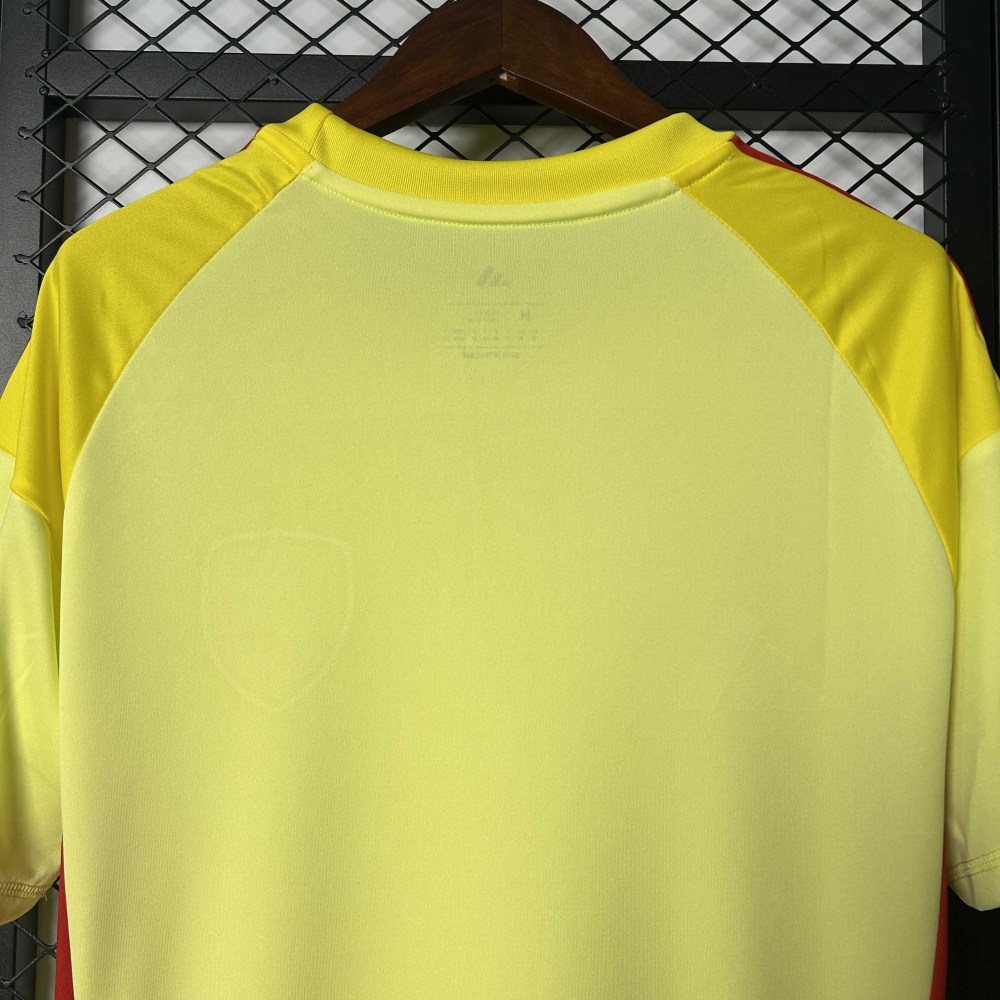 2025/2026 Arsenal Goalie Yellow Football Jersey 1:1 Thai Quality