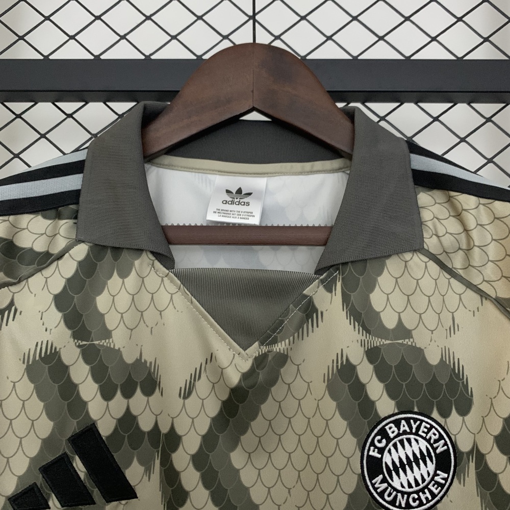 2025/2026 Bayern Munich Snake Year Special Edition Football Jersey 1:1 Thai Quality