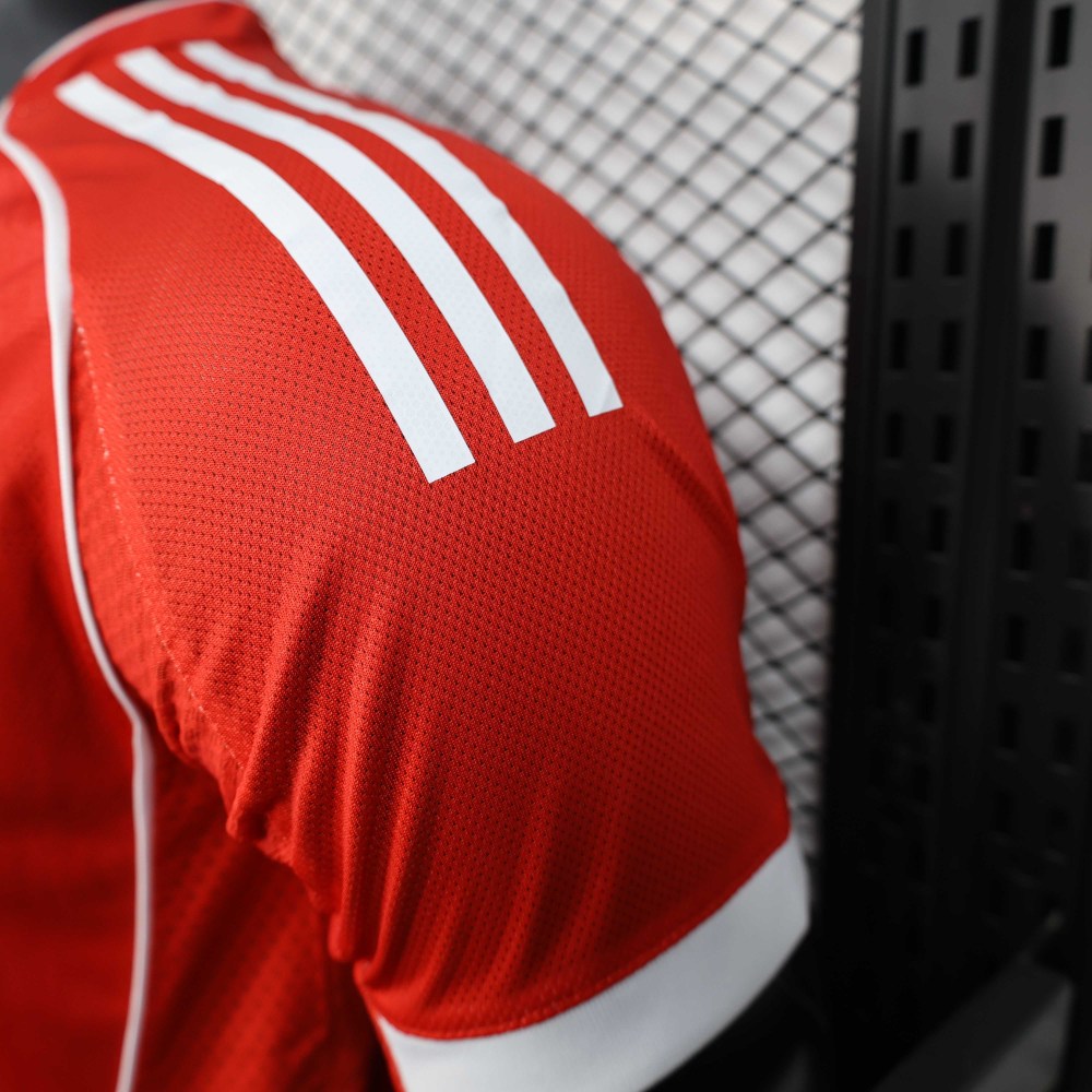 2025/2026 Player Version Bayern Munich Home Football Shirt 1:1 Thai Quality