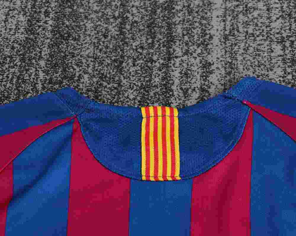 2005-2006 Retro Barcelona Home Football Shirt 1:1 Thai Quality Kids Size