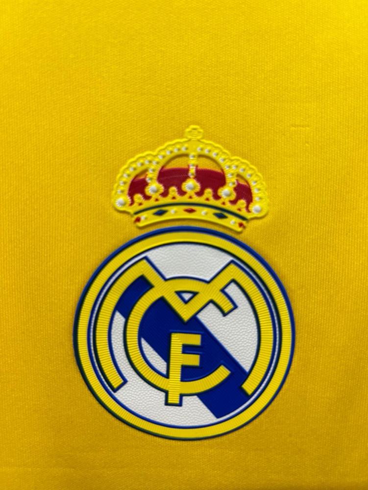 2011/2012 Retro Real Madrid Goalkeeper Football Jersey 1:1 Thai Quality