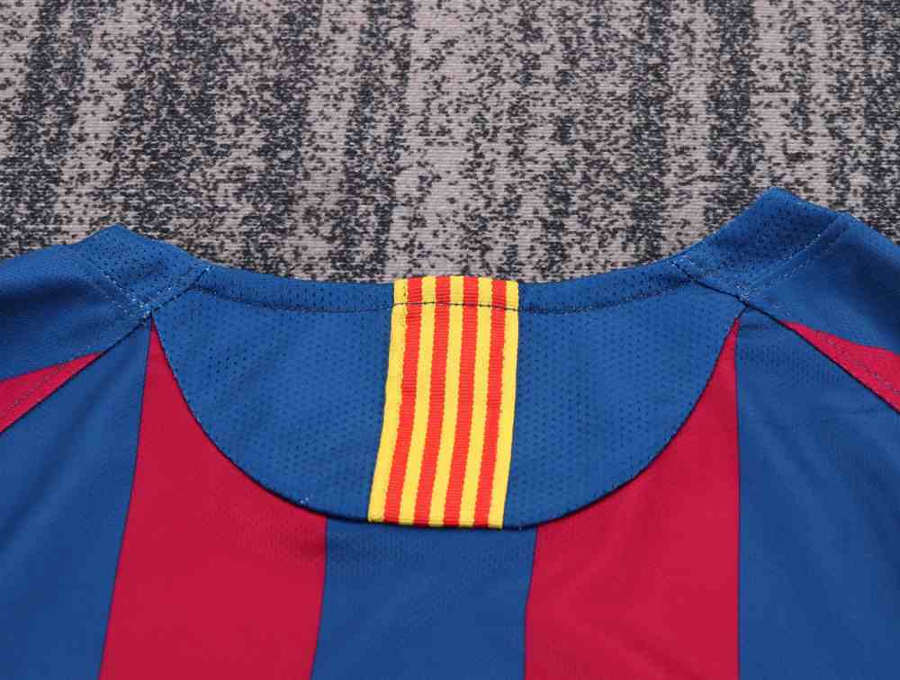 2005-2006 Retro Long Sleeve Barcelona Home Football Shirt 1:1 Thai Quality Kids Size
