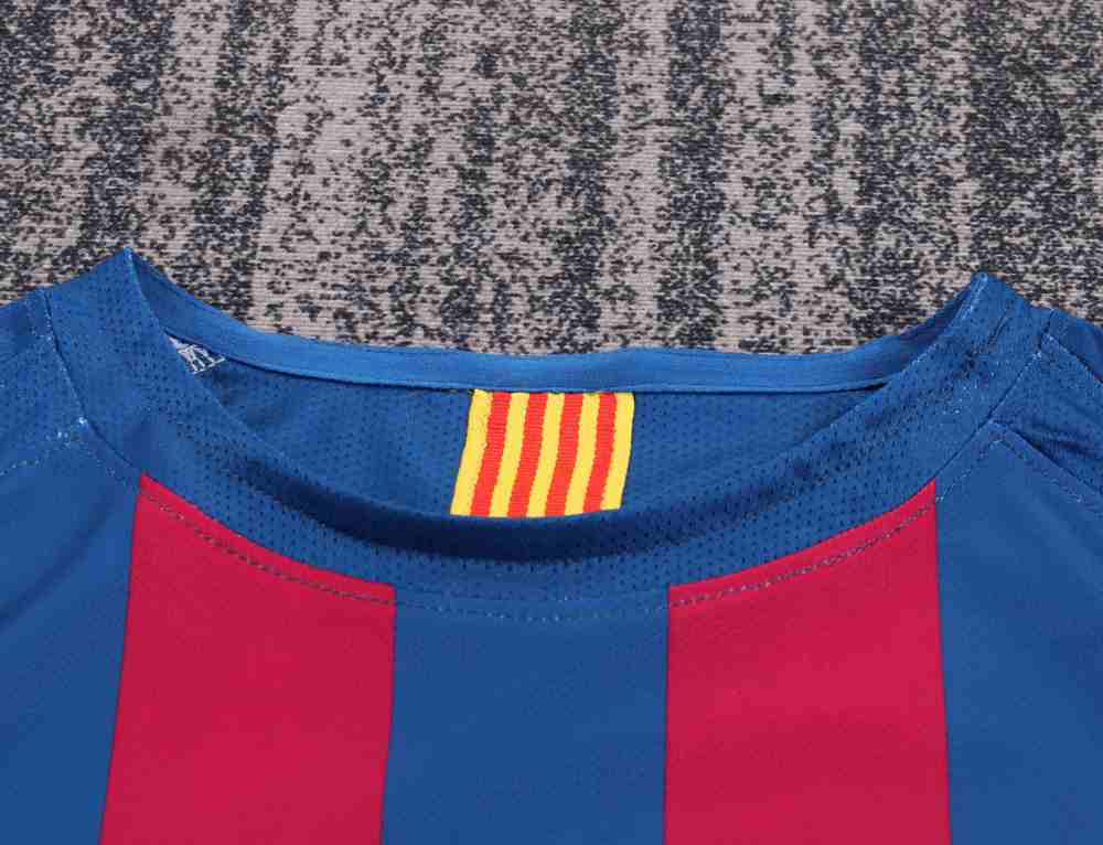 2005-2006 Retro Long Sleeve Barcelona Home Football Shirt 1:1 Thai Quality Kids Size