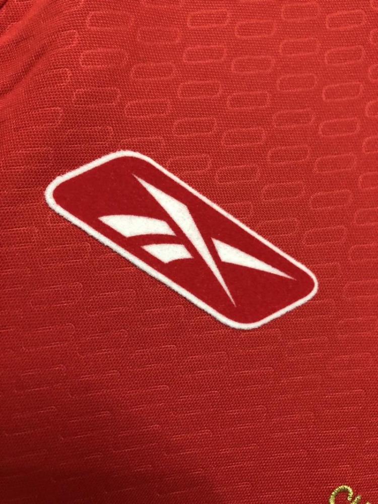 2004/2005 Retro Liverpool Home Football Jersey 1:1 Thai Quality