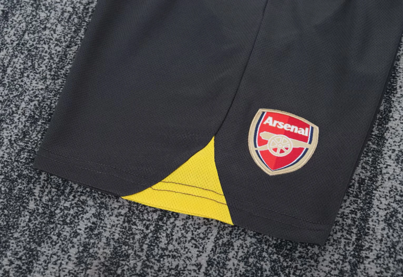 2005/2006 Retro Arsenal Away Football Shirt 1:1 Thai Quality Kids Size
